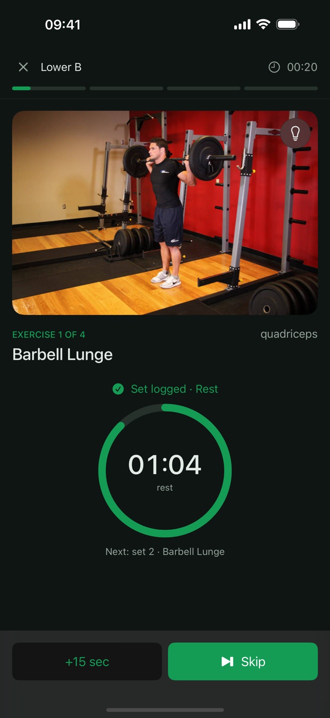 Guided workout: exercise photo, the set logged and a rest countdown ring with the next set